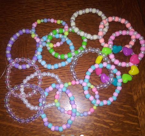 Kawaii Bracelet Ideas, Kawaii Bracelet, Handmade Jewelry Business, Kandi Inspo, Diy Kandi Bracelets, Diy Kandi, Hat Aesthetic, Kandi Kid, Kandi Ideas