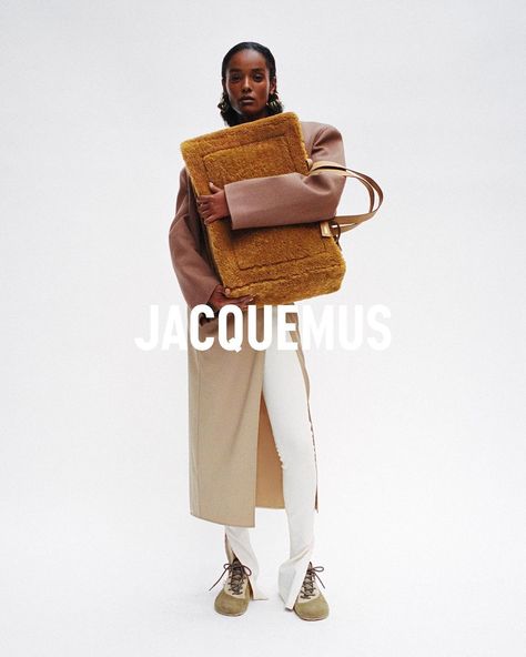 JACQUEMUS (@jacquemus) • Instagram photos and videos Fashion Marketing Campaign, Jacquemus Bag, Conceptual Fashion, Diy Bag Designs, Campaign Fashion, Fashion Project, Branding Photoshoot, Fashion Studio, Ad Campaign