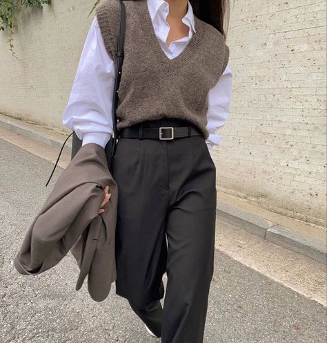 White Academia, Academia Aesthetic Outfit, Dark Academia Outfit, Academia Outfits, Dark Academia Fashion, Academia Fashion, School Looks, Men Fashion Casual Outfits, Of Ideas