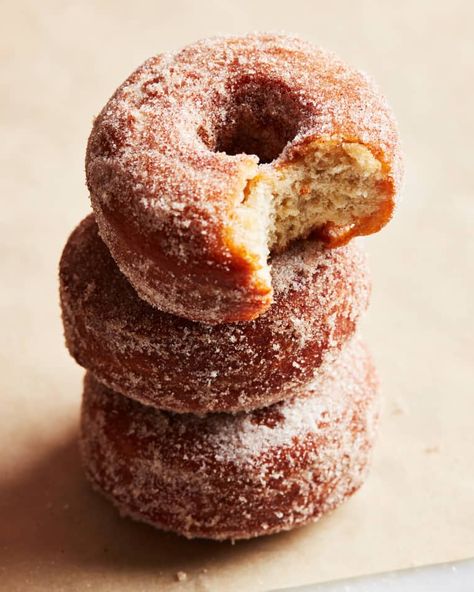 Apple Cider Doughnut Recipe, Recipe Using Applesauce, Best Apple Cider, Homemade Apple Cider, Apple Sauce Recipes, Apple Sauce, Apple Cider Donuts, Doughnut Recipe, Unsweetened Applesauce