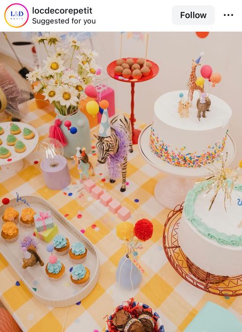 Animal Parade Cake, Party Animal Food Ideas, Birthday Table Set Up, Party Animal First Birthday, Party Animal Birthday Theme, Party Food Display, Party Animal Party, Animal Theme Birthday, Circus Cake