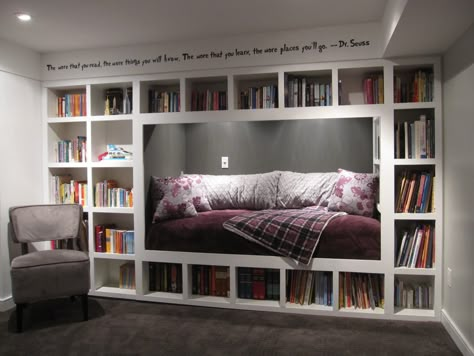 Home Library Rooms, Home Library Design, Basement Bedrooms, Home Libraries, Book Shelves, Living Room Mirrors, Home School, Home Library, Couches Living Room