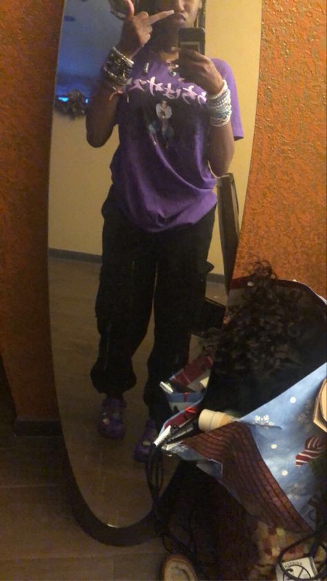 Dark Purple Crocs Outfit, Outfits With Purple Crocs, Purple Crocs Outfit, Purple Crocs, Black Flares, Crocs Outfit, Mexican Outfit, Black Sweatpants, Purple Outfits