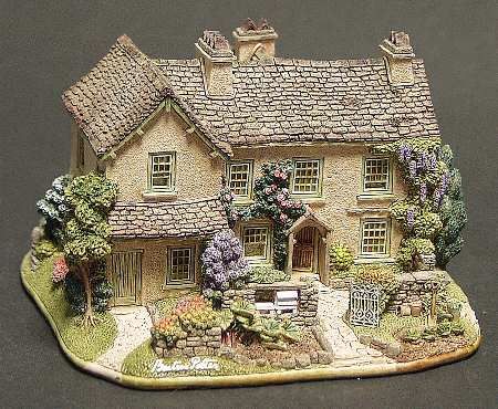 'Hill Top" Cottage by LILLIPUT LANE WORLD OF BEATRIX POTTER - Small House Pictures, Winter Cottages, Lilliput Lane, Yew Tree, Potter House, Winter Cottage, Clay Houses, Sims 4 House Design, Stone Cottage