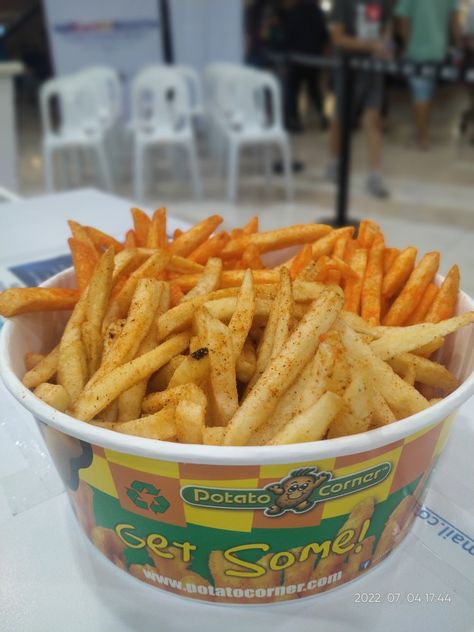 Curly Fries Aesthetic, Potato Corner Fries, Philippine Photography, Potato Corner, Chicken Packaging, Friendship Photoshoot, Coffee Instagram, Food Fantasy, Potato Fries