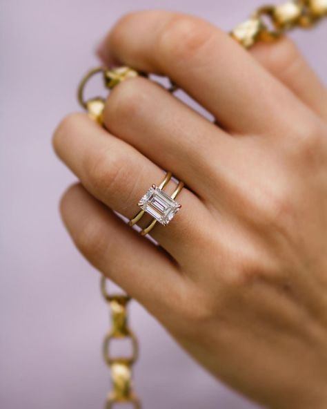 Double Band Wedding Ring, Emerald Cut Hidden Halo, Double Band Engagement Ring, Double Band Rings, Emerald Cut Engagement, Moissanite Engagement Ring Solitaire, Emerald Cut Moissanite, Zierlicher Ring, Stone Colour