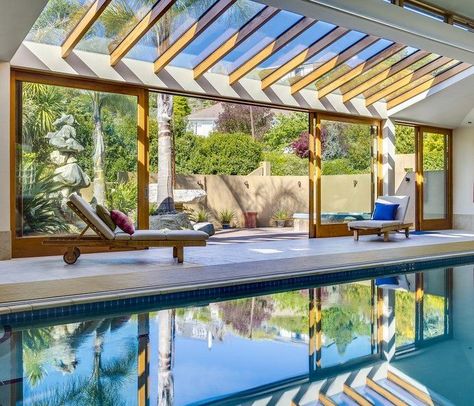 Skylight Ideas, Backyard Pool House, Indoor Outdoor Pools, Indoor Swimming Pool Design, Indoor Pool Design, Indoor Spa, Children Swimming Pool, Piscina Interior, Indoor Pools