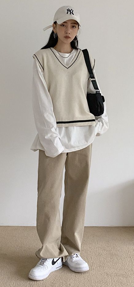 Minimalist Florida Outfits, Outfit Inspo Korean Streetwear, Korean Teacher Outfits High School, Chic Layered Outfits, Korean Autumn Outfit Street Style, Korean Women Street Fashion, Korean Outfit Inspo Summer, Korean Fall Outfits Street Style, After Class In The Afternoon Fashion