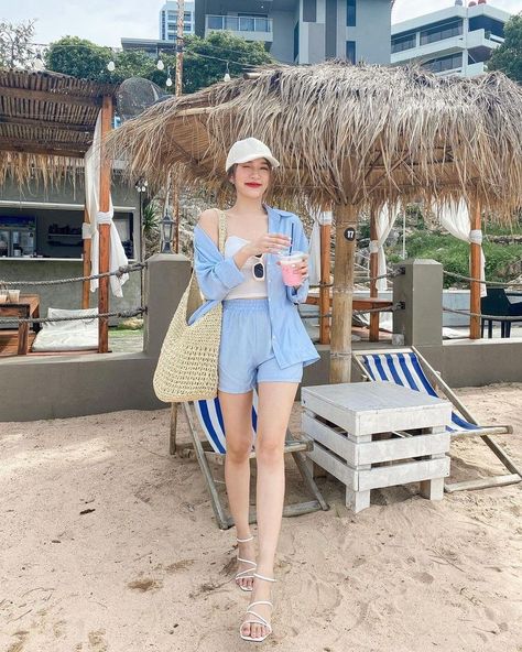 Outfit Pantai Korea, Beach Outfit Korean Style, Korean Beach Outfit, Neat Casual Outfits, Thai Fashion, Outfit Korean Style, Beach Ootd, Korean Fashion Summer, Korean Fashion Dress