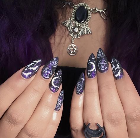 Nail Art Alternative, Hecate Nails, Witch Nail Art, Simple Witchy Nails, Witch Nails Acrylic, Purple Goth Nails, Purple Witchy Nails, Easy Halloween Nails Design, Witch Nails