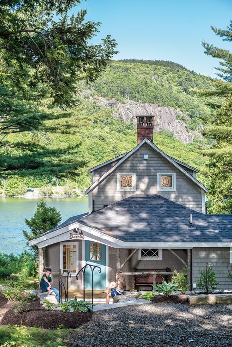 Megunticook Lake House Maine House Exterior, Small Lake Cottage, Maine Homes, House With Land, Small Craftsman, Cottage House Designs, Whimsical Cottage, Cottage Lake, Small Lake