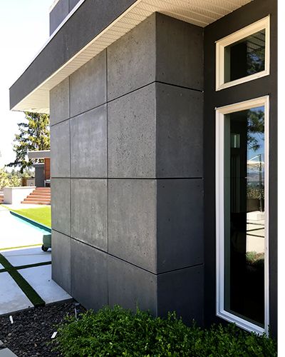 Outdoor Cement Wall Covering Ideas, Outdoor Esthetics, Boundary Wall Lighting, Wall Lighting Design Modern, Concrete Wall Exterior, Concrete Wall Outdoor, Cement Wall Design, Concrete Exterior House, Cement Homes