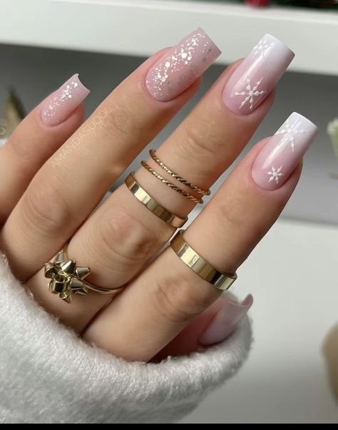 Nails Sophisticated, Black Fake Nails, Classy Winter Nails, Pale Nails, Baby Boomers Nails, Snow Nails, Plum Nails, Fake Nail Tips, Festive Nails