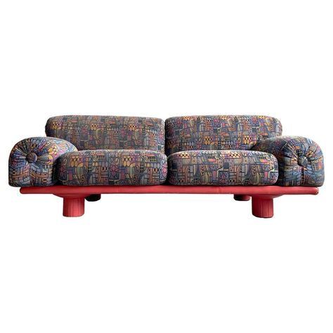 80s Couch, Carlo Bartoli, Vintage Couches, Postmodern Furniture, Couch Pattern, Italian Sofa Designs, 50s Design, Vintage Couch, Modern Leather Sofa