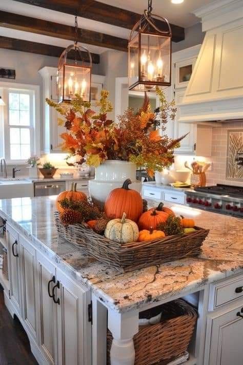 Fall Decor On Budget, Fall Decor Ideas For The Home Kitchens, Fall Kitchen Table, Autumn Kitchen Decor, Fall Apartment Decor, Fall Yard, Autumn Kitchen, Fall House, Autumn Interior