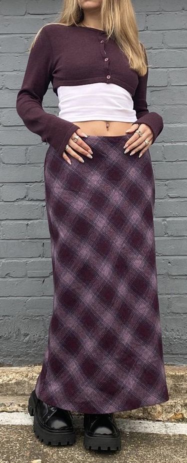 Purple Maxi Skirt Outfit, Maxi Skirts Outfit, Maxi Skirt Aesthetic, Purple Maxi Skirt, Maxi Skirt Outfit, Skirt Aesthetic, Purple Fits, Purple Maxi, Apostolic Fashion