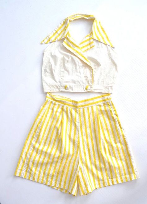 Striped Shorts Outfit, Suit Shorts, Play Suit, 50s Fashion, Up Girl, Striped Shorts, Outfits Casuales, Playsuit, Halter Top