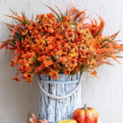 Small Fall Floral Arrangements, Fall Outdoor Decor Front Porch, Garden Veranda, Outside Plants, Decor Plants, Mums Flowers, Balcony Patio, Plants Outdoor, Silk Hydrangeas