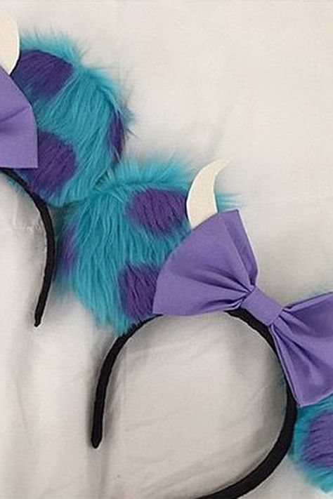 To make your next Disney trip the best one yet, we've rounded up all kinds of ideas for custom mouse ears that reflect your family's personality — some of them even come from ear-makers themselves Diy Disney Ears, Disneyland Ears, Diy Mickey Ears, Disney Mouse Ears, Disney Headbands, Disney Mickey Ears, Disney Mouse, Mickey Mouse Ears, Minnie Mouse Ears