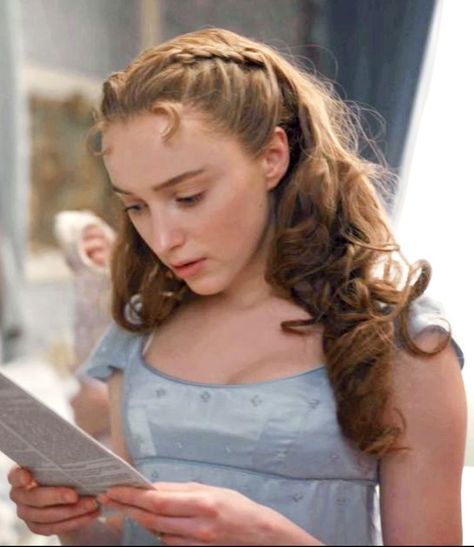 Bridgerton Women, Daphne X Simon, Acotar Dream Cast, Reference Person, Bridgerton Hair, Simon Daphne, Bridgerton Daphne, Wigs Curly Hair, Targaryen Hair