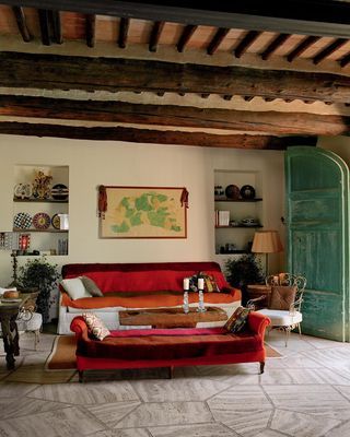 Summer Living Room, Tuscan Countryside, A Living Room, Guest Bedrooms, Architectural Digest, Interior Inspo, My New Room, House Inspo, My Dream Home