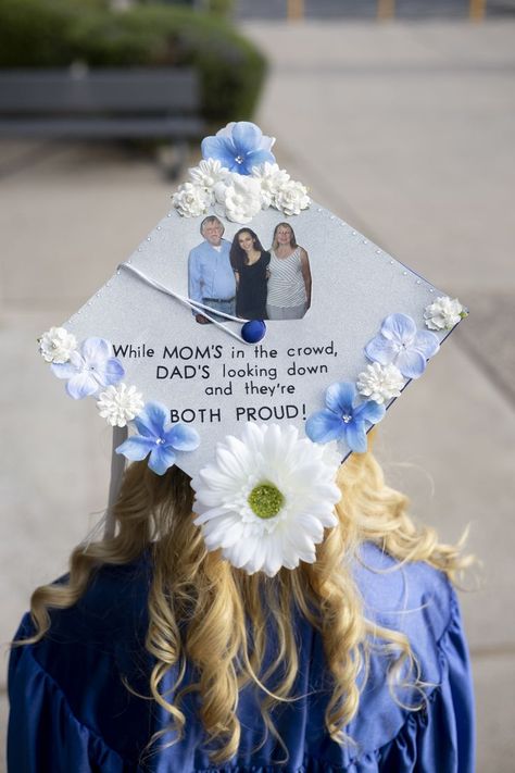 Graduation Cap With Flowers, Nursing School Graduation Pictures, Mba Graduation, Creative Graduation Caps, Grad Picture Ideas, Nurse Graduation Cap, Graduation Cap Decoration Diy, High School Graduation Cap, College Graduation Cap Decoration