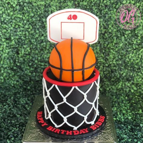 Basketball Theme Birthday Party Cake, Basketball Themed Cakes, Basketball Theme Birthday Cake, Basketball Smash Cake, Basketball Theme Cake, Basketball Cake Ideas, Basketball Cakes, Basketball Cake Design, Football Cakes For Boys