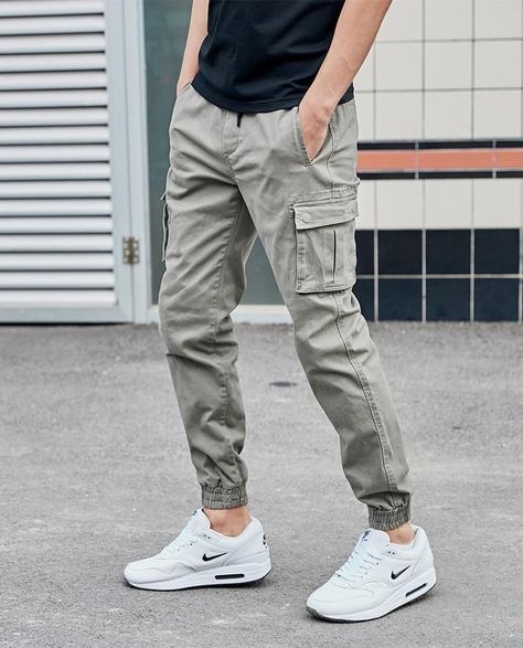 Cargo Joggers Outfits, Fashion Cargo Pants, Cargo Pants Outfit Men, Men Cargo Pants, Hip Hop Joggers, Pants Outfit Men, Cargo Pants Outfit, Streetwear Hip Hop, Joggers Outfit