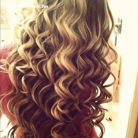 perfect curls! I wish I could do that with my hair... first step: getting my hair to curl Spiral Curls, Perfect Curls, Long Curly Hair, Love Hair, Long Curly, Great Hair, Hair Dos, Gorgeous Hair, Perfect Hair