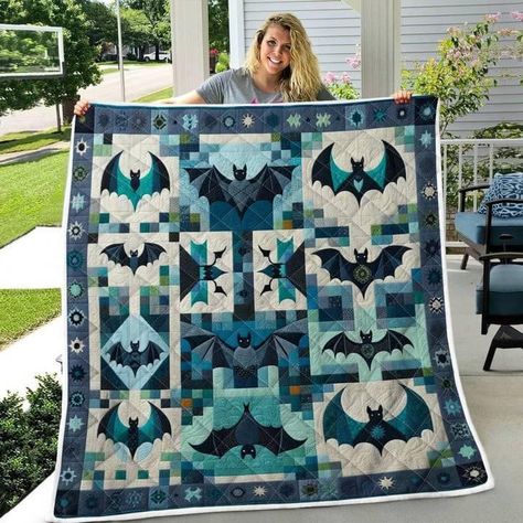 Bat Quilt, Halloween Quilts, Arte Sketchbook, Quilt Stitching, Barn Quilts, Crafty Diy, Quilting Crafts, Crazy Quilts, Beautiful Quilts