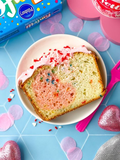 Valentine's Day Heart Loaf Cake Recipe - Pillsbury Baking Coconut Pineapple Cake, Easy Chocolate Pie, Funfetti Cake Mix, Loaf Cake Recipes, Baking Products, Cupcake Mix, Pillsbury Recipes, Mini Bundt Cakes, Holiday Foods