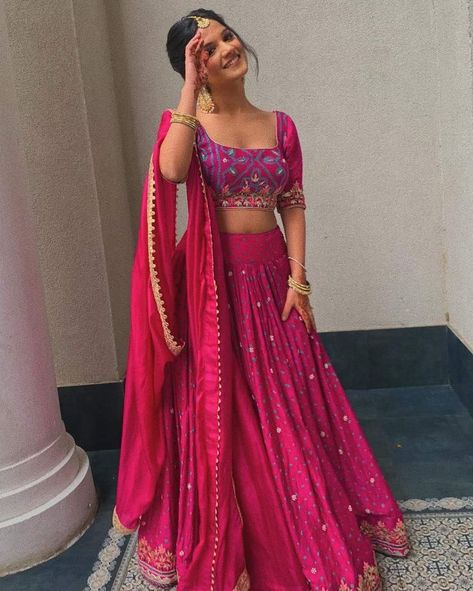 Hot Pink Indian Outfit, Pink Indian Outfit, Pink Blouses Outfit, Hot Pink Lehenga, Dress Designs For Stitching, Hot Pink Outfit, Simple Lehenga, Simple Casual Outfits, Indian Outfits Lehenga