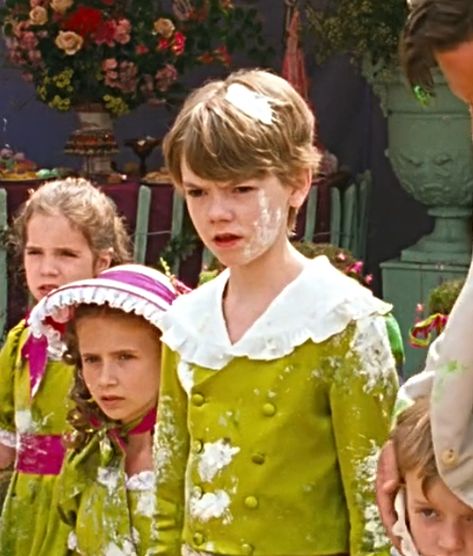 Nanny Mcphee Thomas Sangster, Thomas Brodie Sangster Nanny Mcphee, Nanny Mcphee, Comfort Movies, Newt Maze Runner, Buster Brown, Thomas Sangster, Emma Thompson, Brodie Sangster