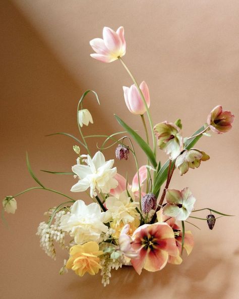 Red wedding flowers centerpieces