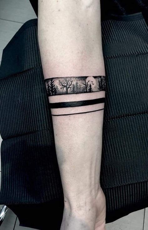 Wrist Band Tattoo, Band Tattoos For Men, Tatuagem Masculina Pequena, Tattoo Mini, Forearm Band Tattoos, Small Forearm Tattoos, Band Tattoo Designs, Armband Tattoo Design, Anklet Tattoos