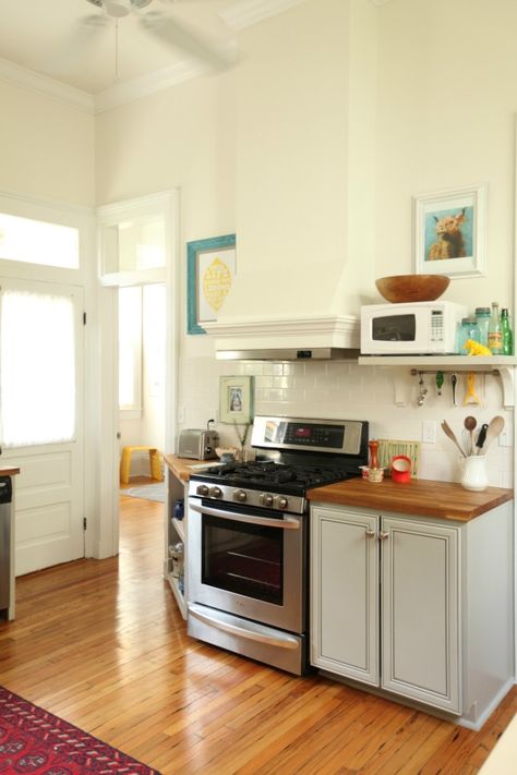 heather and win's quaint kitchen via housetweaking