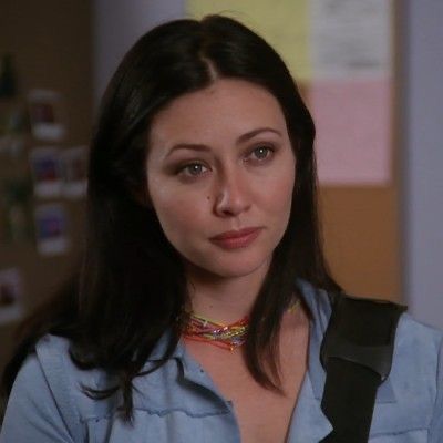 90s Series, Halliwell Sisters, Shannen Doherty Charmed, Lynn Swann, Charmed Reboot, Prue Halliwell, 90s Witch, Sabrina Spellman Style, Power Of Three