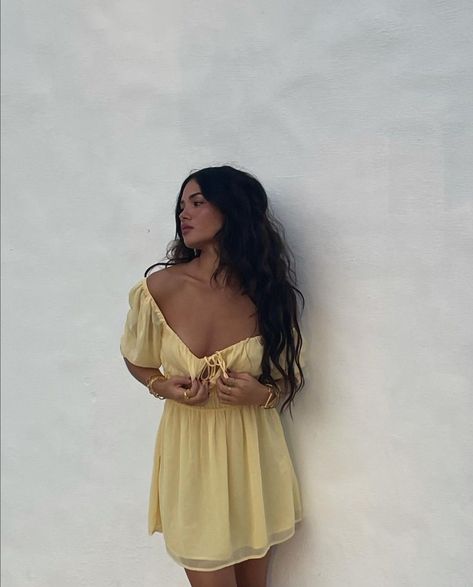 Cenitch Instagram, Cenit Nadir, Latina Aesthetic, Spring Air, Elsa Hosk, October 29, Yellow Fashion, Graduation Dress, Cool Style