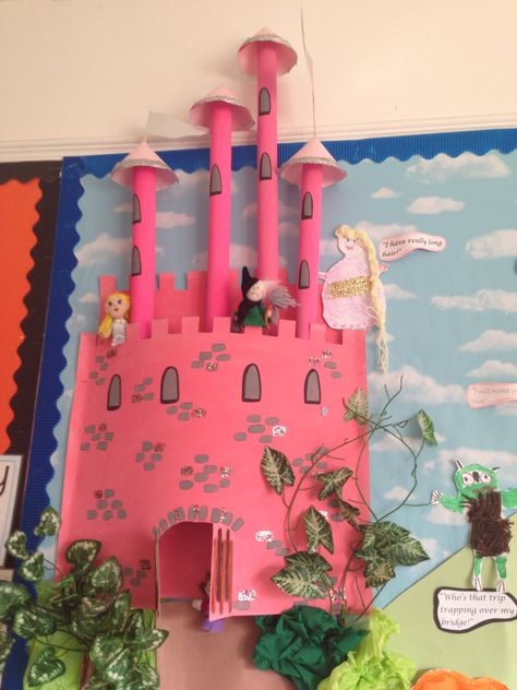 Fairytale display Fairytale Display, Fairy Tale Classroom, Book Door, Fairy Tales Unit, Fairy Tale Theme, Class Displays, Traditional Tales, School Displays, Library Displays