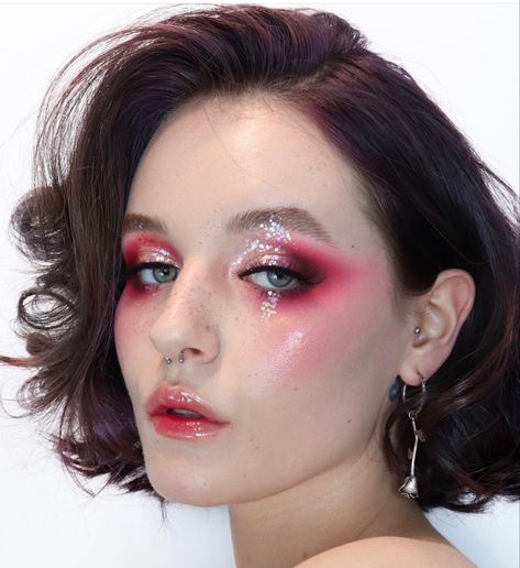 Weirdo Palette Looks, Chromatic Makeup, Pink And Red Makeup Looks, Heart Makeup Look, Wet Makeup, Circus Makeup, Fashion Editorial Makeup, The Sound Of Rain, Drag Make-up