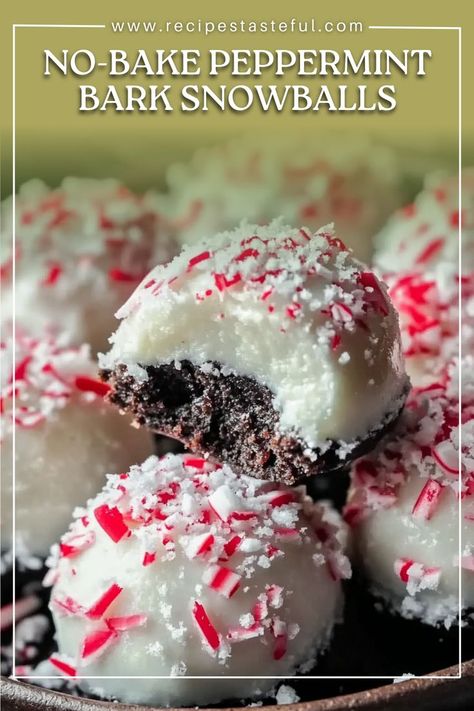 These delightful, no-bake peppermint bark snowballs combine the rich flavors of chocolate and refreshing peppermint. They're the perfect treat for holiday parties or gifting, with a festive white chocolate coating and a crunchy peppermint topping. Easy to make, and utterly delicious, these snowballs are a fun and sweet addition to any celebration. White Chocolate Bark Recipes, Bark Recipes Easy, Christmas Chocolate Desserts, Christmas Bark Recipes, Christmas Desserts Kids, Peppermint Dessert, Peppermint Bark Recipes, Peppermint Recipes, Chocolate Candy Recipes