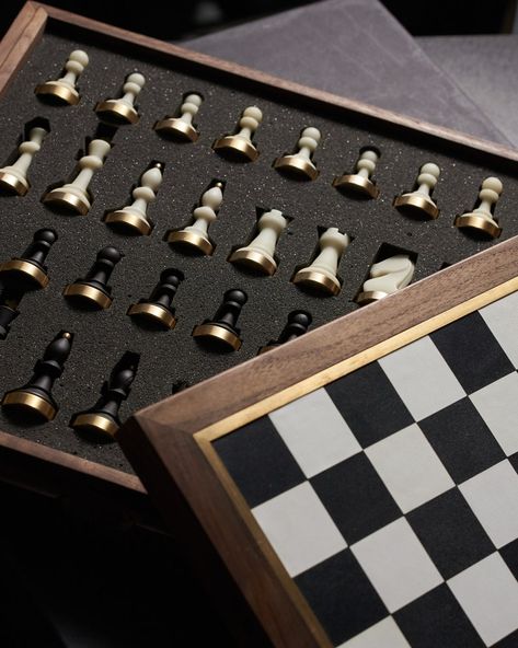 Resin Chess Pieces, Classic Chess Set, Modern Chess Set, Chess Boxing, Luxury Chess Sets, Travel Chess Set, Marble Chess Set, Gentleman Aesthetic, Bee Boxes