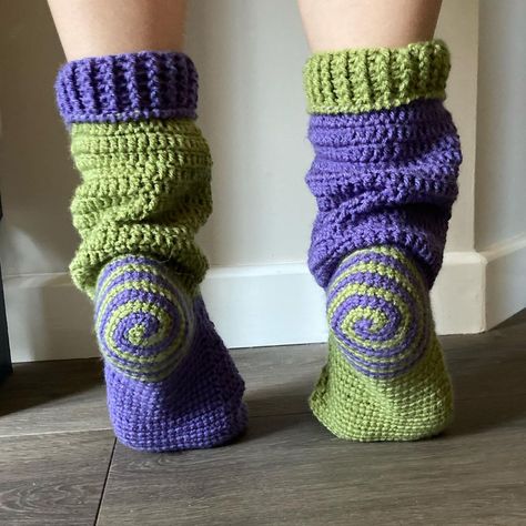 Color Work Crochet Patterns, Things To Do With Socks, Funky Crochet Stitches, Crochet Patterns For Stoners, Crochet Clothes Goth, Crochet Birthday Ideas, Birthday Crochet Ideas, Edgy Crochet Patterns, Witchy Crochet Ideas