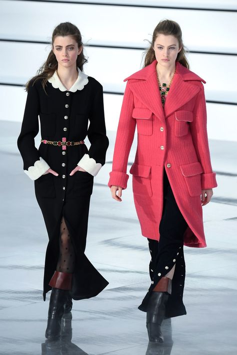 Chanel House, Chanel 2020, Rider Boots, Mode Chanel, Its Fall, Fantasy Beasts, Chanel Vintage, Grand Palais, Chanel Fashion