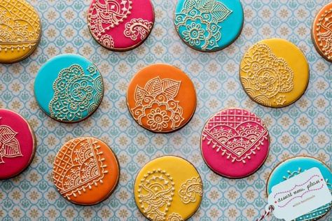 Henna Cookies Diwali Cookies, Ramadan Cookies, Mehndi Cake, Indian Cookies, Diwali Ideas, Cookies Design, Cookie Decorating Supplies, Amazing Cookies, Cutout Cookies