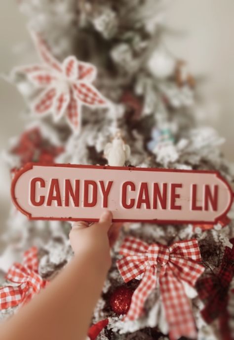 Pink and red Christmas tin street sign Candy cane lane. 40 cm long. Christmas Street Signs, Candy Cane Lane Sign, Pink Red Christmas, Christmas Street, Australia Christmas, Christmas Decora, Candy Cane Lane, Signs Decor, Fir Christmas Tree