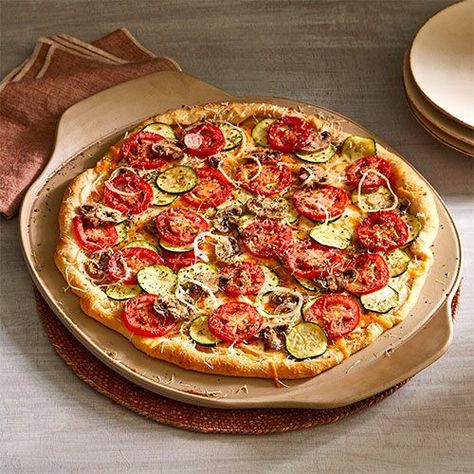 Veggie Pizza Pampered Chef, Top Appetizers, Garden Pizza, Veggie Pizza Recipe, Cheese Crust Pizza, Pampered Chef Recipes, The Pampered Chef, Veggie Pizza, Three Cheese