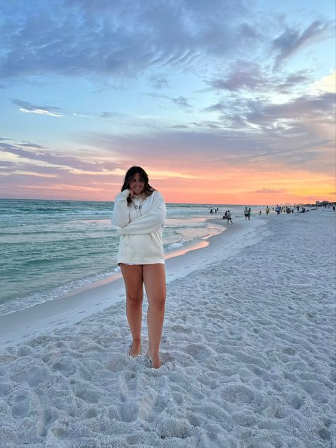 Destin florida, photo inspo Pictures To Take In Florida, Florida Vacation Aesthetic, Destin Florida Aesthetic, Florida Picture Ideas, Florida Shopping, Florida Destin, Florida Vibes, Florida Photos, Sunset Beach Pictures