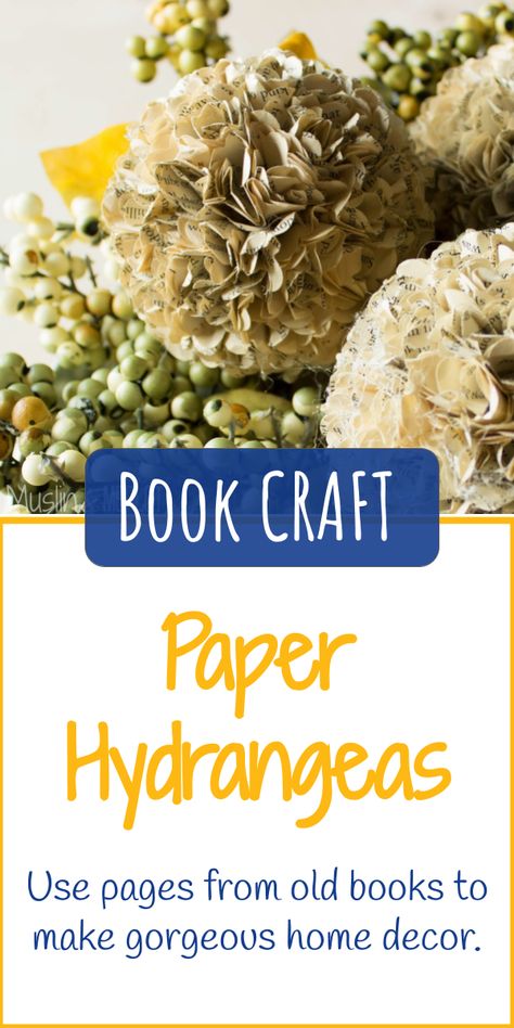 Old Book Projects, Vintage Book Crafts, Crafts With Books Diy, Crafts With Old Books, Bookstore Christmas, Vintage Book Centerpiece, Book Paper Flowers, Recycled Book Crafts, Vintage Selling