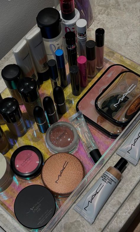 #mac #makeup #makeupoftheday #makeuplover #makeupgoals #makeuppalettes #aesthetic Mac Makeup Aesthetic, Mac Cosmetics Aesthetic, Cosmetics Aesthetic, Mac Cosmetic, Makeup Aesthetic, Makeup Obsession, Mac Makeup, Makeup Goals, Makeup Lover